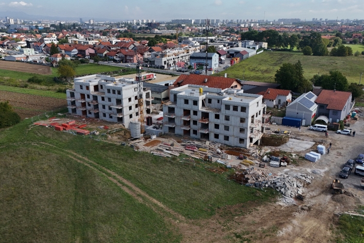 BUILDING PROGRESS: Botinec u ❤️