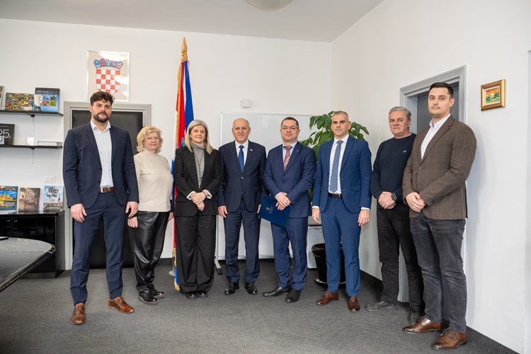 POČETAK RADOVA: Rušenje Vjesnika